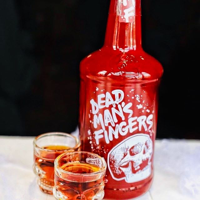 726909196093383721 Dead Man’s Fingers Golden Spiced (70cl) - Image 1