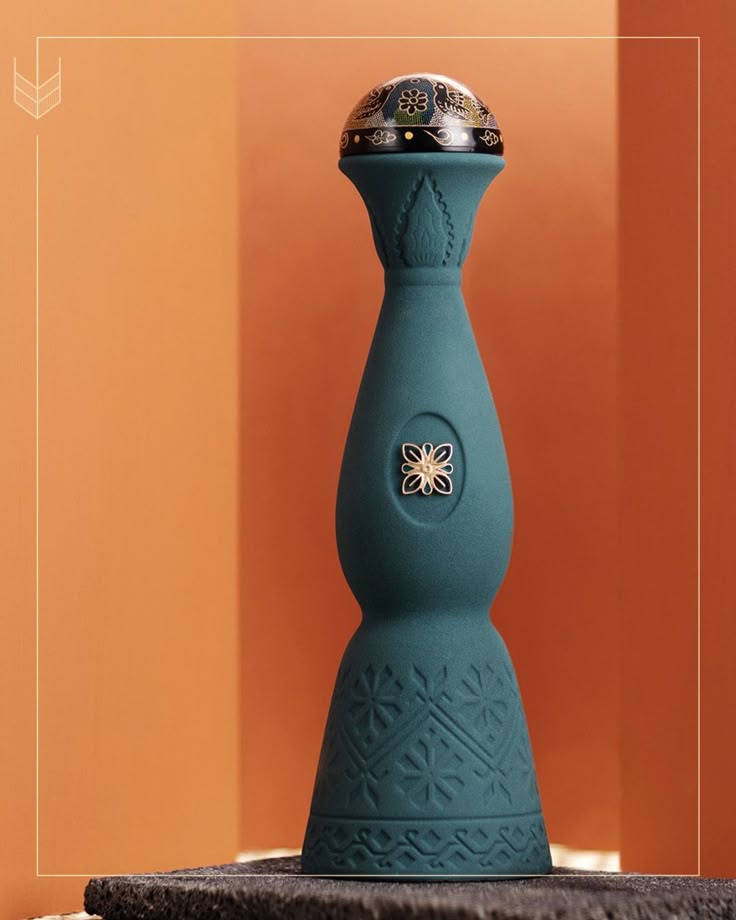 The stunning Guerrero mezcal from Clase Azul is an… Clase Azul Mezcal (70cl) - Image 1