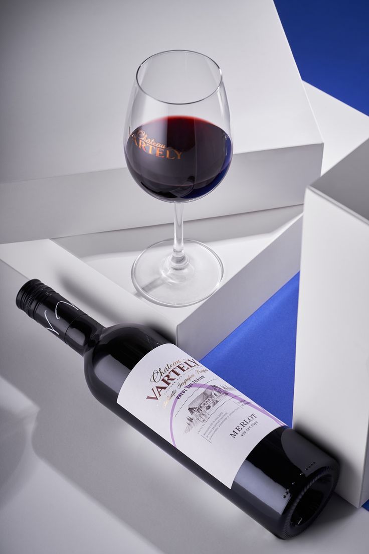 World Brand Design Society Château Vartely Cabernet Sauvignon Sweet Red (75cl) - Image 1